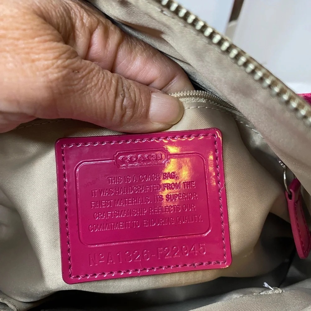 Coach Daisy Signature File bag - Picture 10 of 13